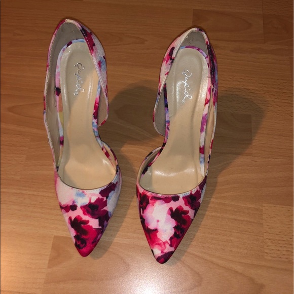 High Heels - Picture 2 of 4